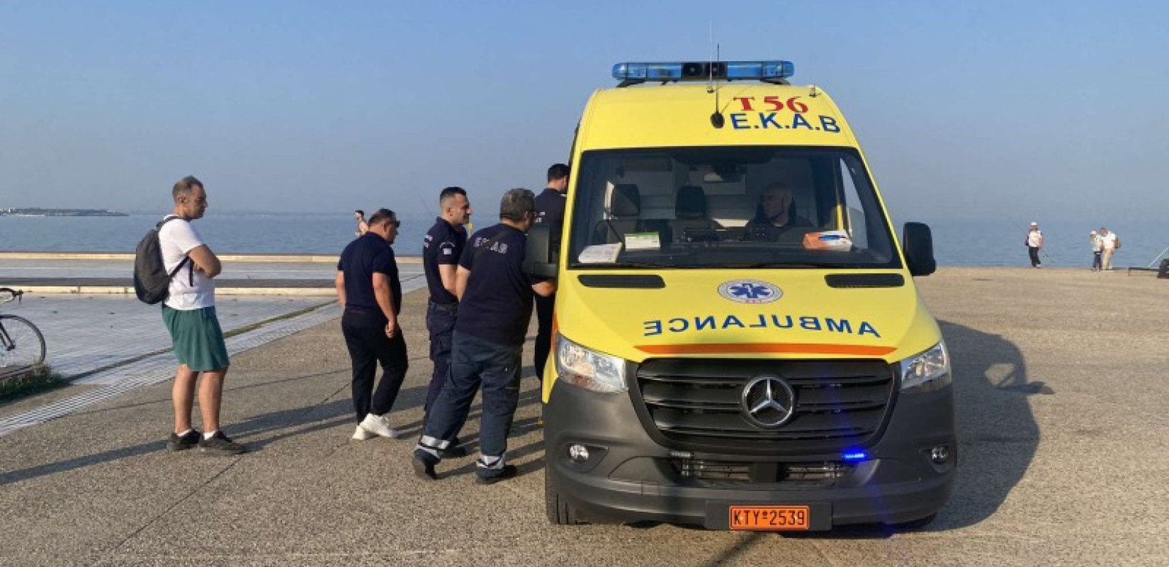 Θεσσαλονίκη: Μετωπική σύγκρουση ποδηλάτου με μοτοποδήλατο - Στο νοσοκομείο ο ένας αναβάτης (βίντεο)