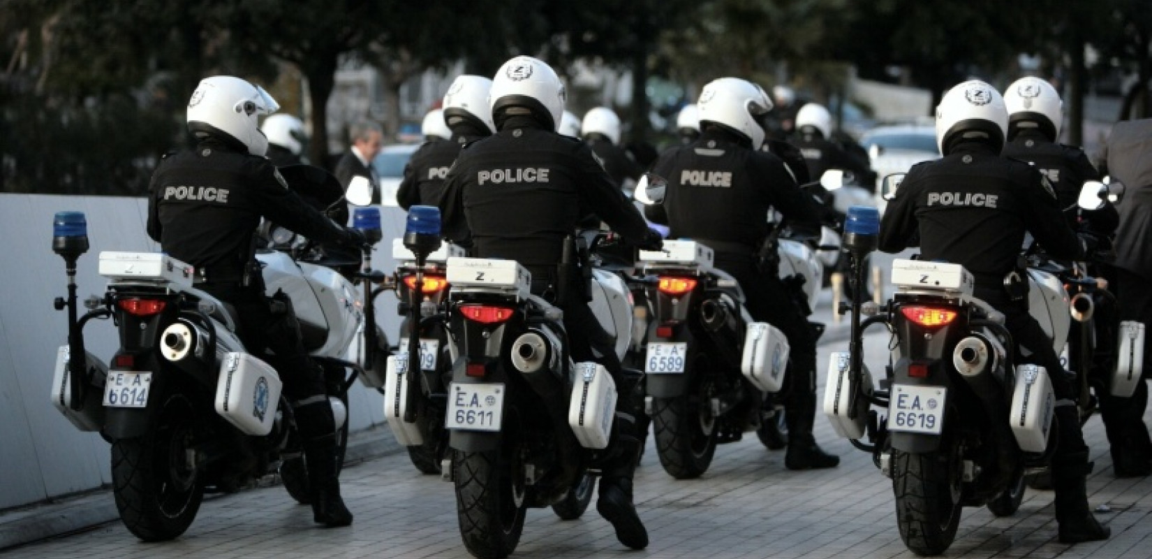Θεσσαλονίκη: Υπό κατάρρευση ο στόλος της ΕΛ.ΑΣ. - Οχήματα 25ετίας και λεωφορεία «φούρνοι»
