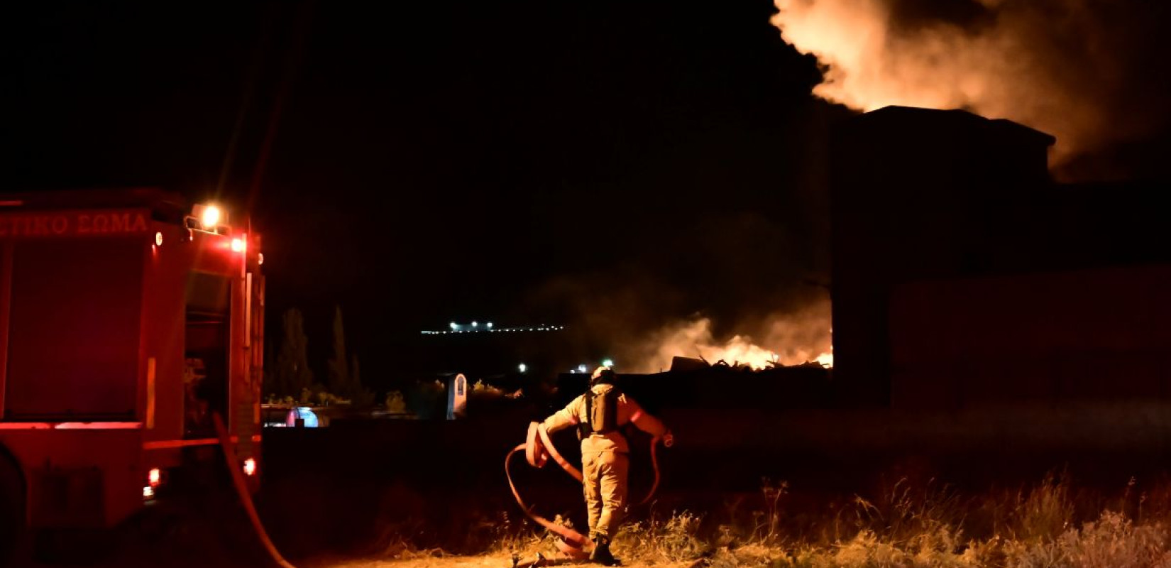 Λασίθι: Περίπου 5.000 τουρίστες μετακινήθηκαν από τα ξενοδοχεία της Ιεράπετρας λόγω της πυρκαγιάς