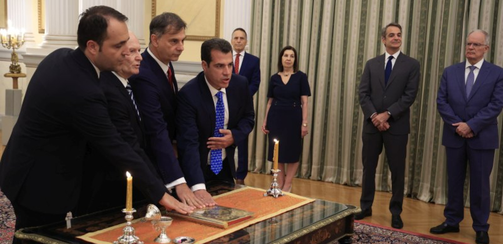 ΝΔ: Ορκίστηκαν τα νέα μέλη της κυβέρνησης στο Προεδρικό Μέγαρο (βίντεο)