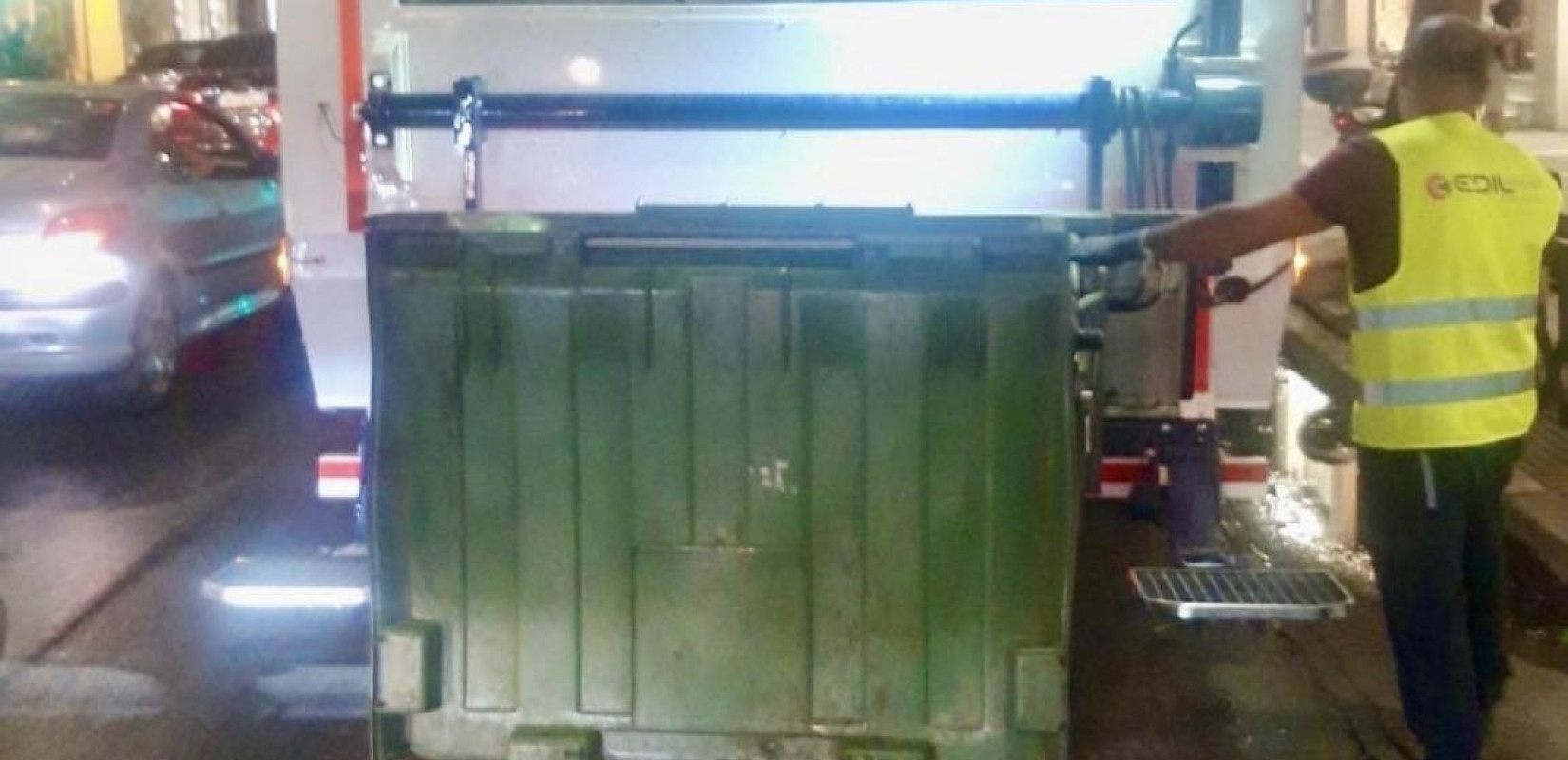 Θεσσαλονίκη: Ξεκίνησε ο συστηματικός καθαρισμός των πράσινων κάδων στον κεντρικό Δήμο