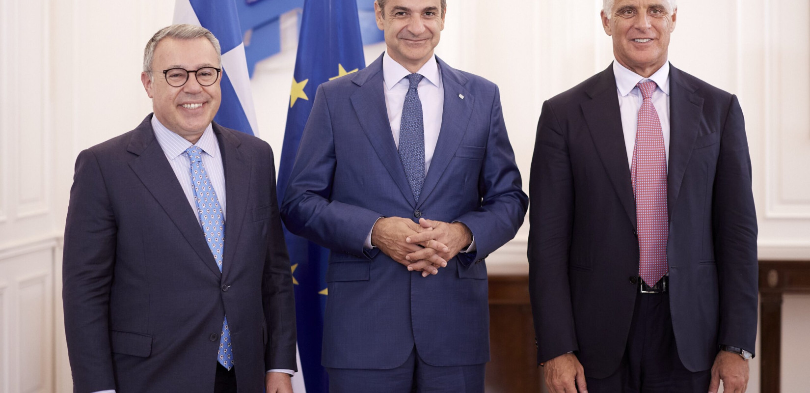 Συνάντηση Μητσοτάκη με τους CEO της UniCredit και της Alpha Bank