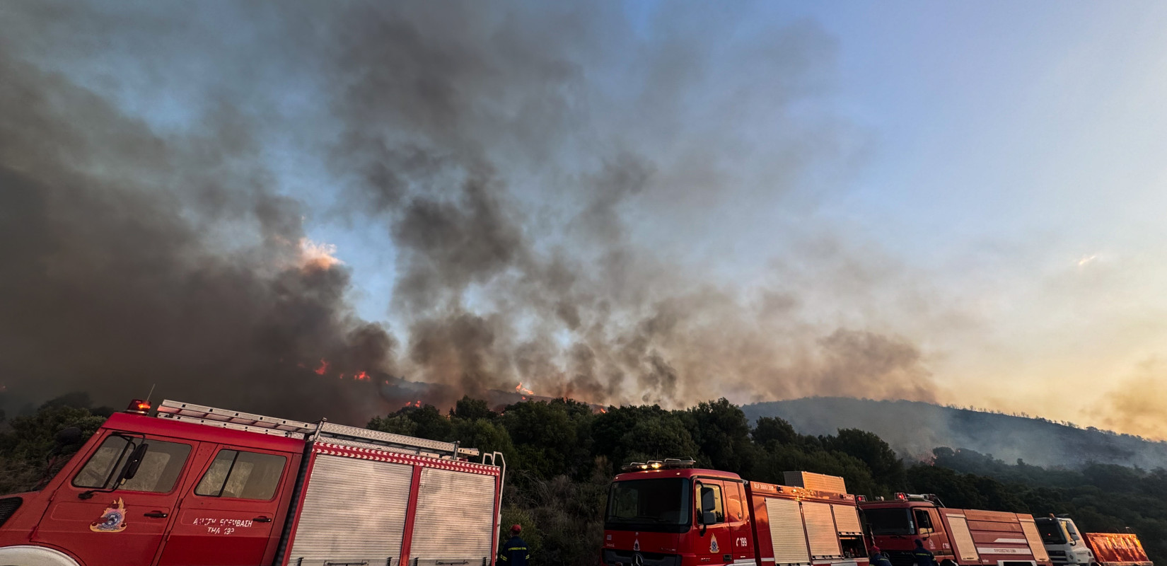 Αναζωπυρώσεις της φωτιάς στη Ναύπακτο