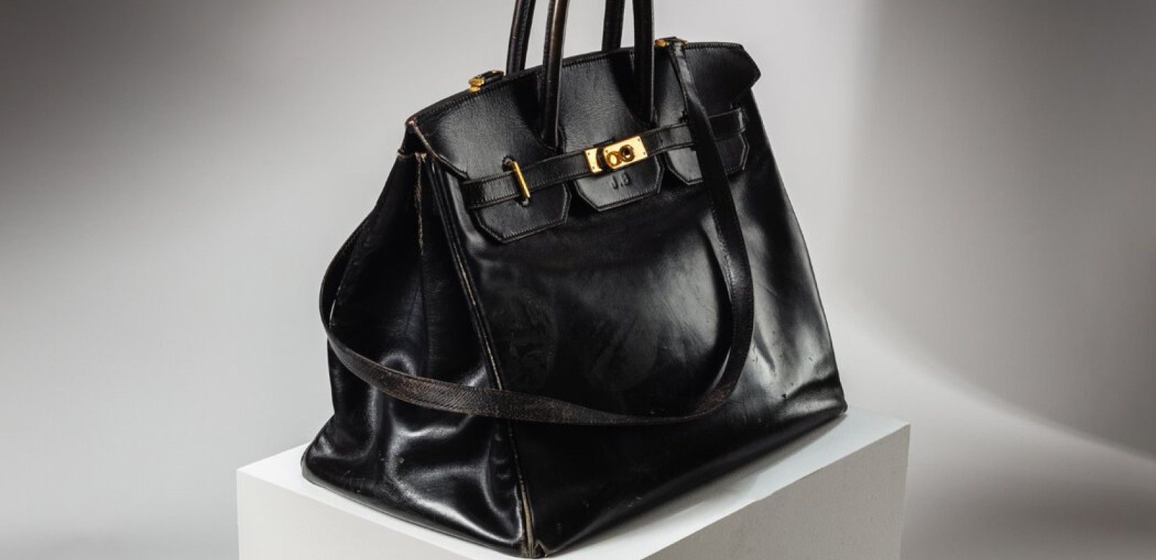 Η πρώτη τσάντα Birkin του οίκου Hermès πουλήθηκε σε δημοπρασία έναντι 8,58 εκατομμυρίων ευρώ