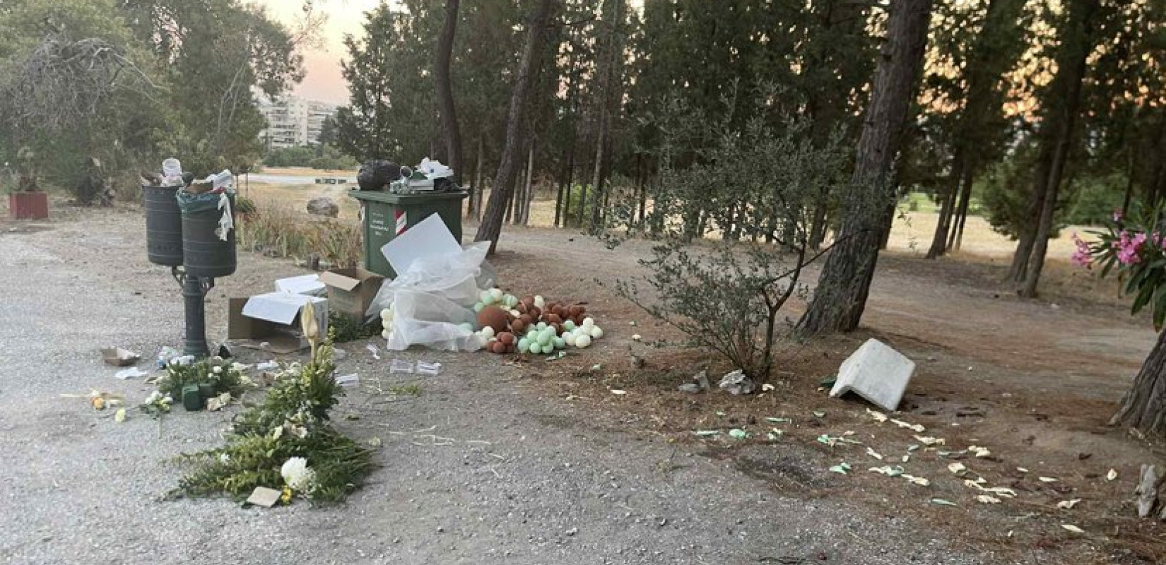 Η Καλαμαριά... καθάρισε λίγες ώρες μετά την νέα μεγάλη συναυλία στο γήπεδο