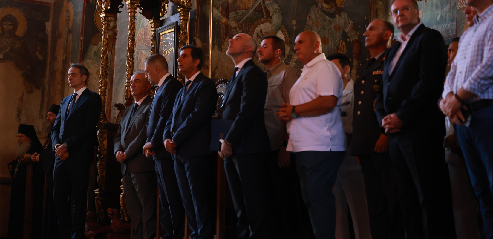 Με κωδωνοκρουσίες υποδέχτηκαν στο Άγιον Όρος τον Κυριάκο Μητσοτάκη -  Με... δώρα ο πρωθυπουργός στους Αγιορείτες
