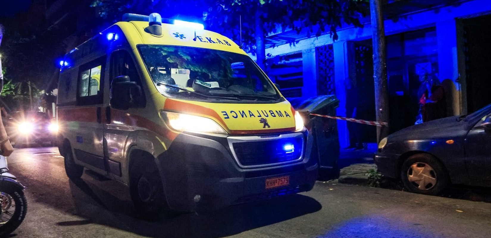 Στο Νοσοκομείο Κορίνθου δύο πυροσβέστες που επιχειρούσαν στην πυρκαγιά στον Φενεό