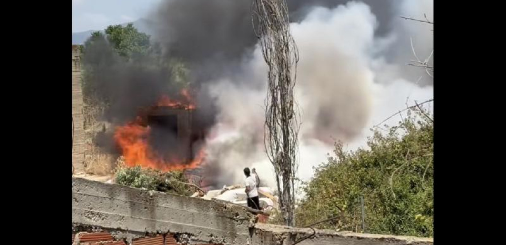 Χαλκιδική: Φωτιά σε απορρίμματα έξω από τα Νέα Μουδανιά - Στο σημείο η Πυροσβεστική