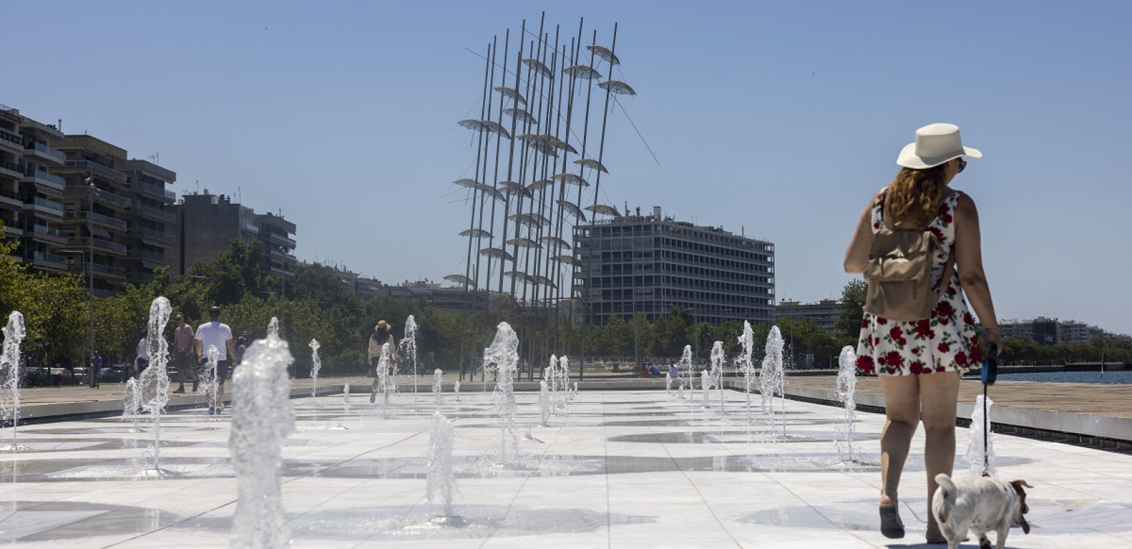 Έκτακτο δελτίο εξέδωσε η ΕΜΥ για τον καύσωνα - Μέχρι πότε θα διαρκέσει