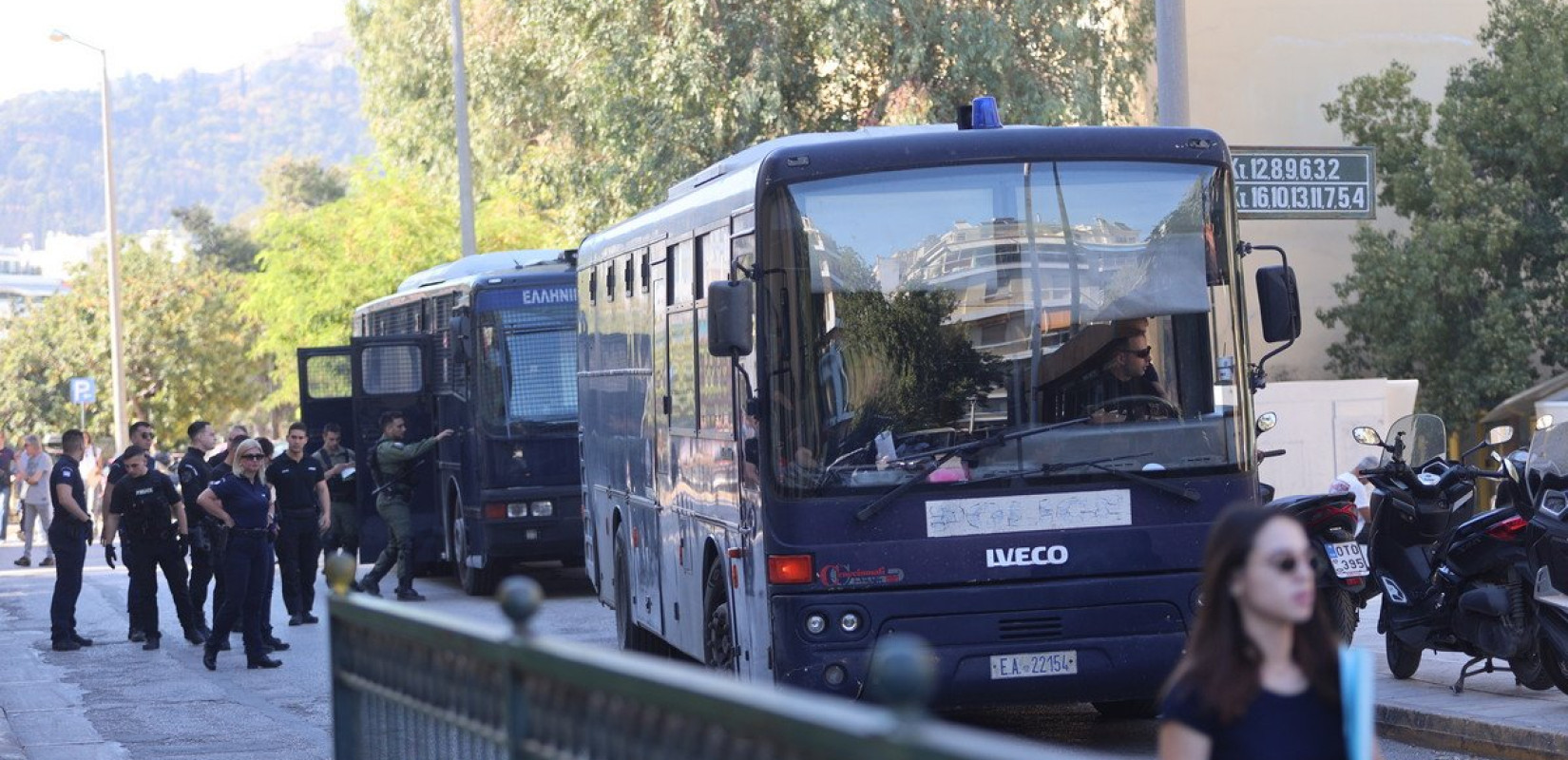 Χάος στη δίκη για την Κυριακή Γρίβα: Ο συνήγορος του κατηγορούμενου πέταξε μπουκάλι στον συνήγορο Υποστήριξης της Κατηγορίας