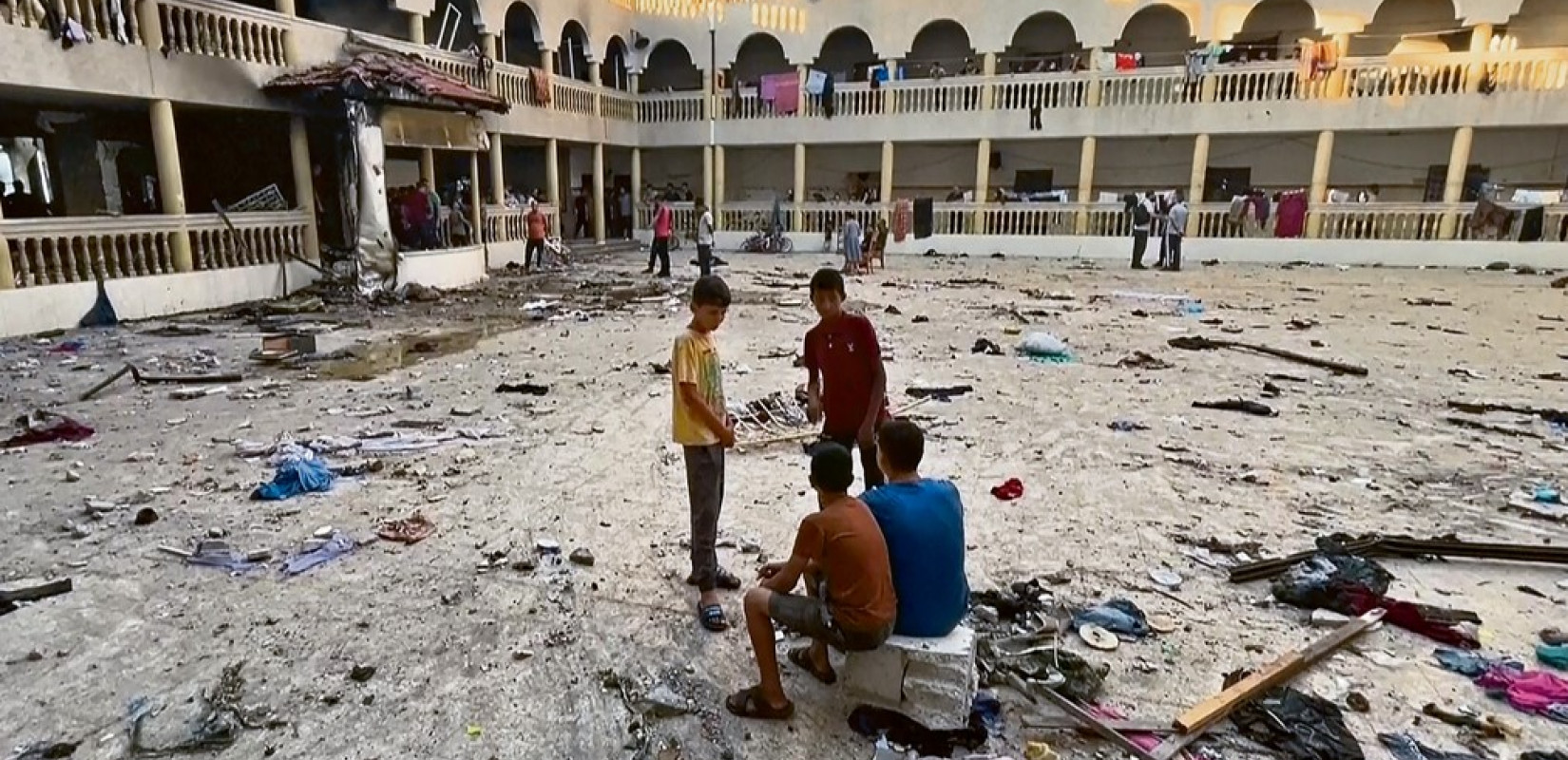 Γάζα: 12 άνθρωποι σκοτώθηκαν σε ισραηλινό πλήγμα σε σχολείο που φιλοξενούσε εκτοπισμένους