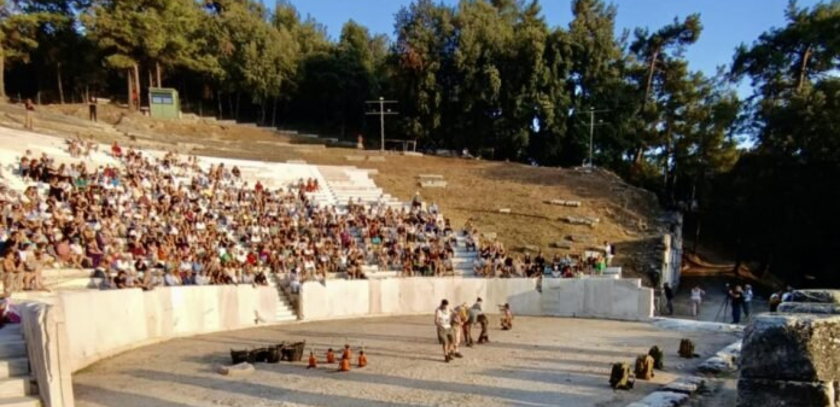 Το αρχαίο θέατρο Θάσου επιστρέφει μετά από 14 χρόνια «σιωπής» μεταμορφωμένο και πλήρως αναστηλωμένο