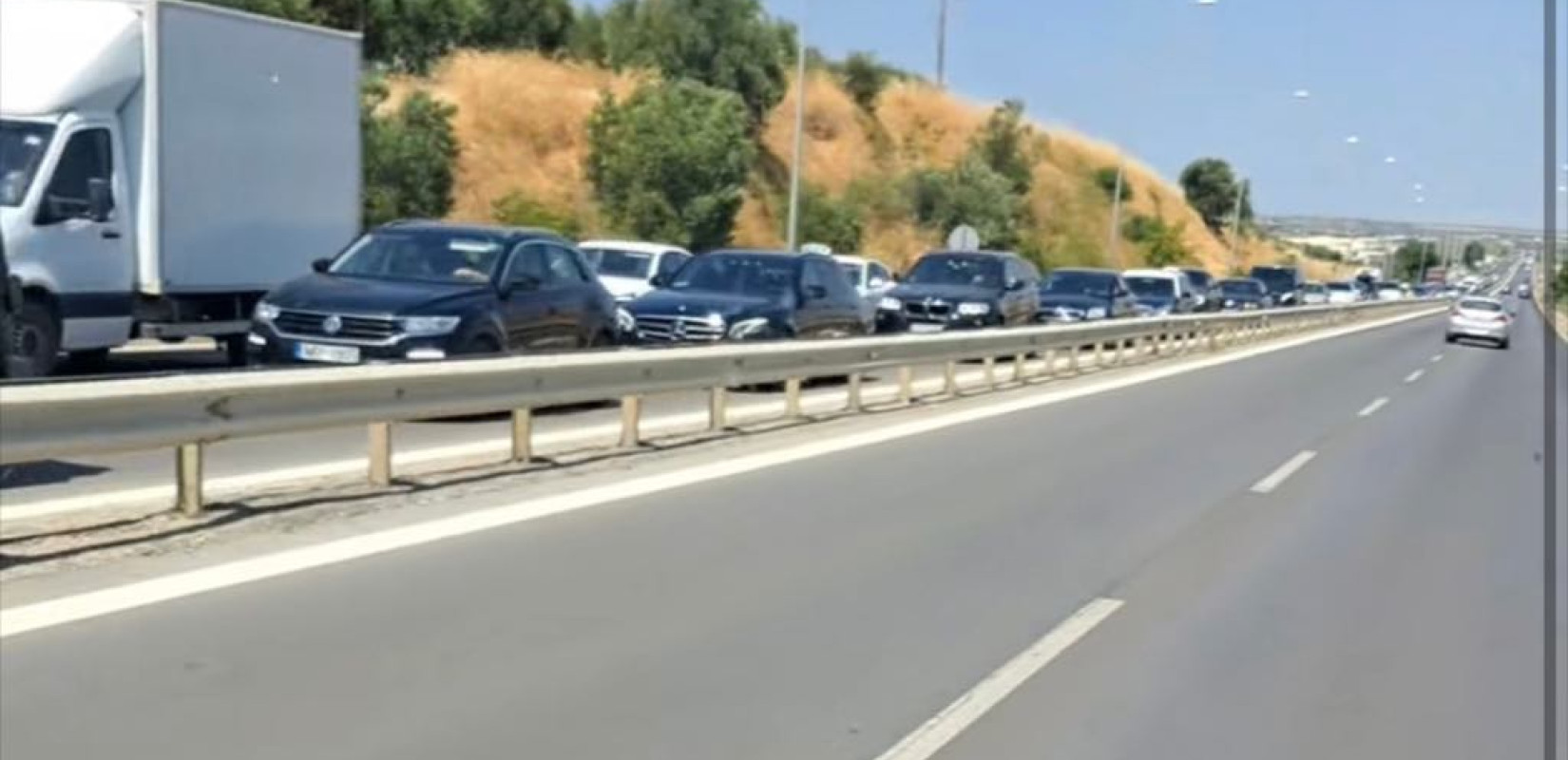 Θεσσαλονίκη: Ουρές χιλιομέτρων στο ρεύμα προς Χαλκιδική (βίντεο)