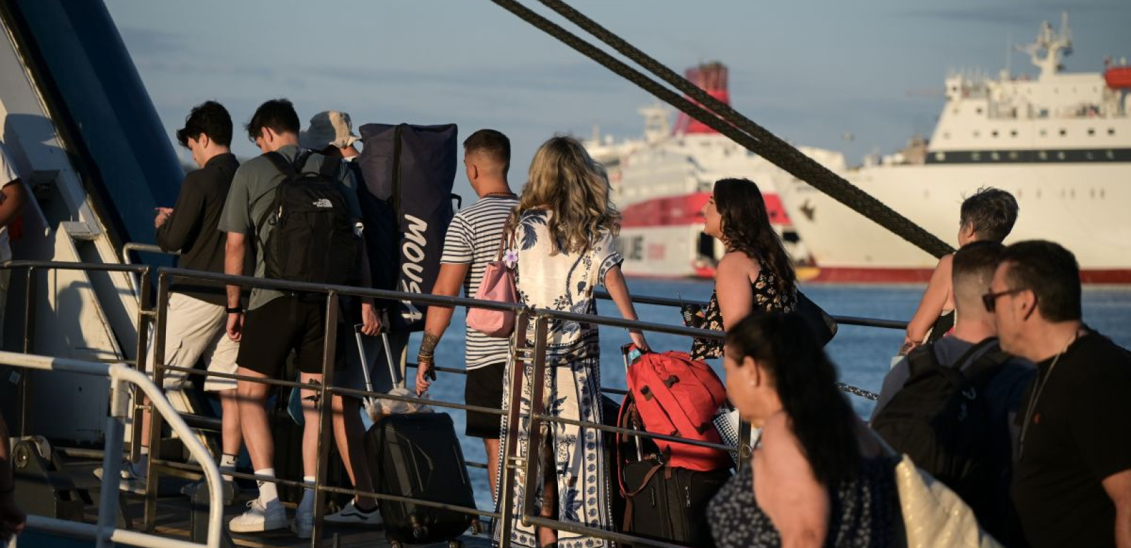 Φθηνότερα εισιτήρια για αναπληρωτές εκπαιδευτικούς - Μέχρι 50% οι εκπτώσεις