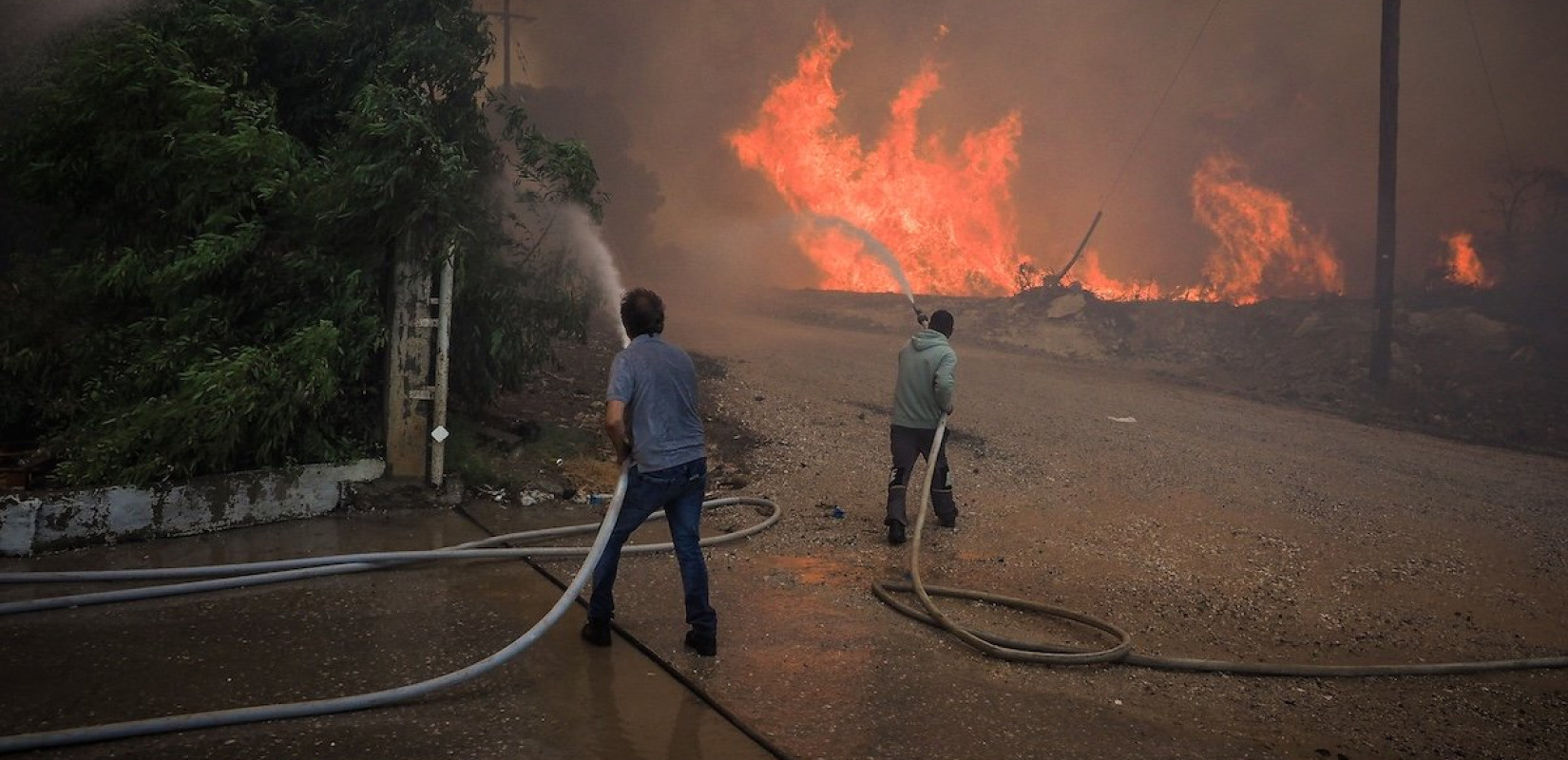 Εύβοια: Ανεξέλεκτο η πυρκαγιά, επεκτείνονται τα μέτωπα- Εκρήξεις σε πυλώνες υψηλής τάσης,
