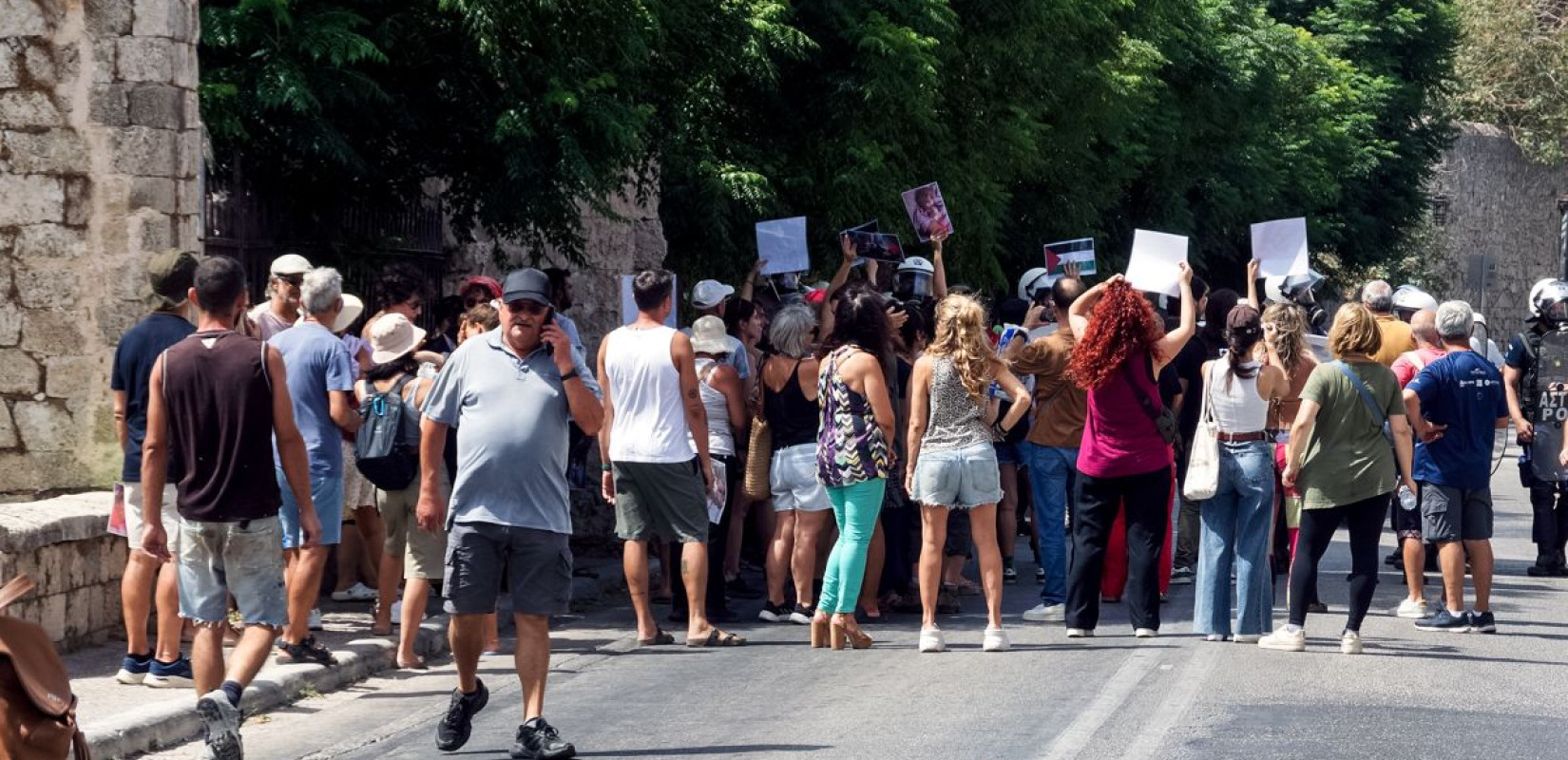 ΣΥΡΙΖΑ: Απαράδεκτη η απόφαση της κυβέρνησης Μητσοτάκη να ποινικοποιήσει την κινητοποίηση αλληλεγγύης στη Ρόδο