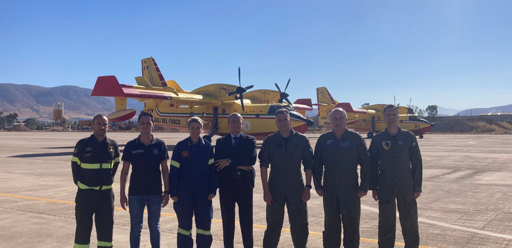 Κατέφθασαν από την Ιταλία δύο Canadair για να βοηθήσουν στην κατάσβεση των πυρκαγιών