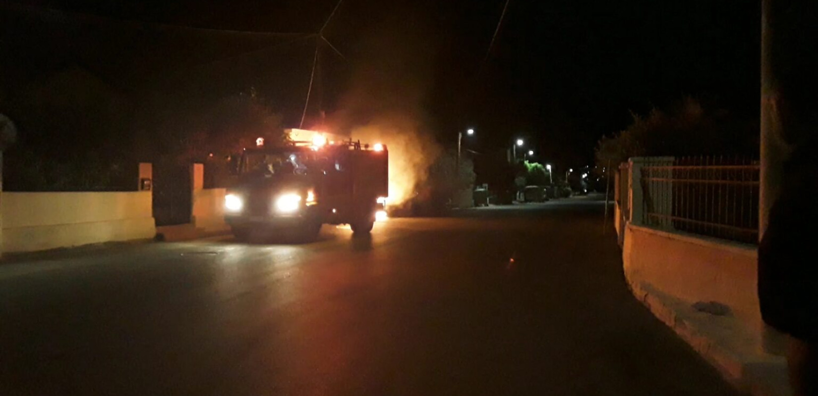 Χανιά: Αυτοκίνητο τυλίχτηκε στις φλόγες - Άμεση επέμβαση της Πυροσβεστικής