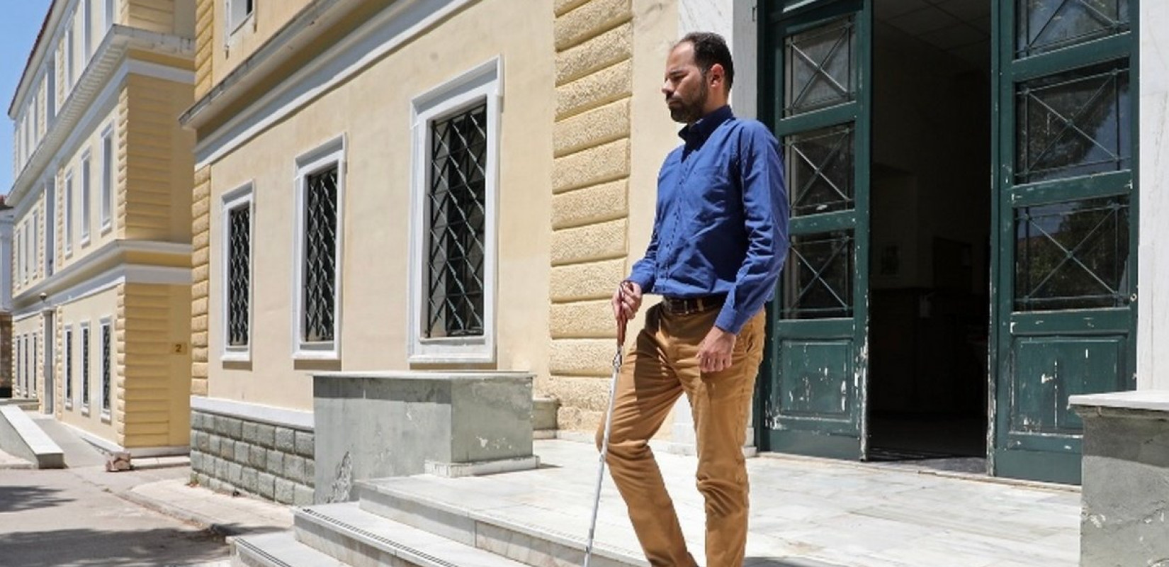 Συνάντηση με τον δικηγόρο-ιδρυτή της μη κερδοσκοπικής εταιρείας «Με άλλα μάτια» Βαγγέλη Αυγουλά