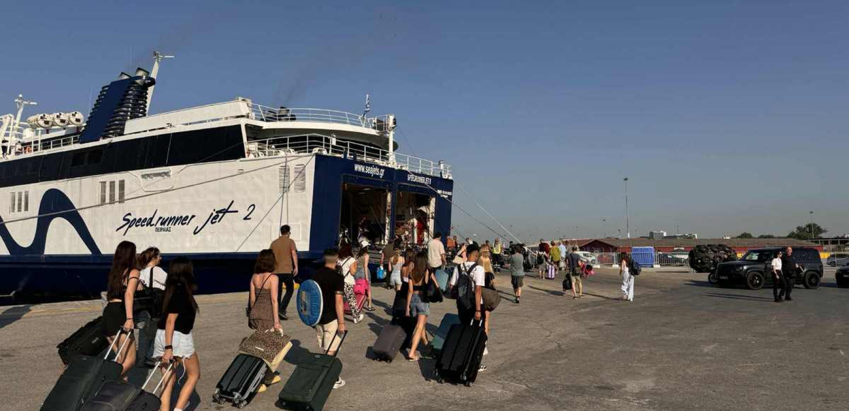 «Κυνηγούν» φθηνότερα πακέτα διακοπών την τελευταία στιγμή
