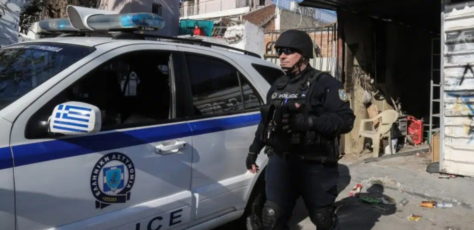 Νέα έφοδος του ελληνικού «FBI» στις Αχαρνές – Είχαν μετατρέψει το σπίτι σε «σούπερ μάρκετ» ναρκωτικών (βίντεο)