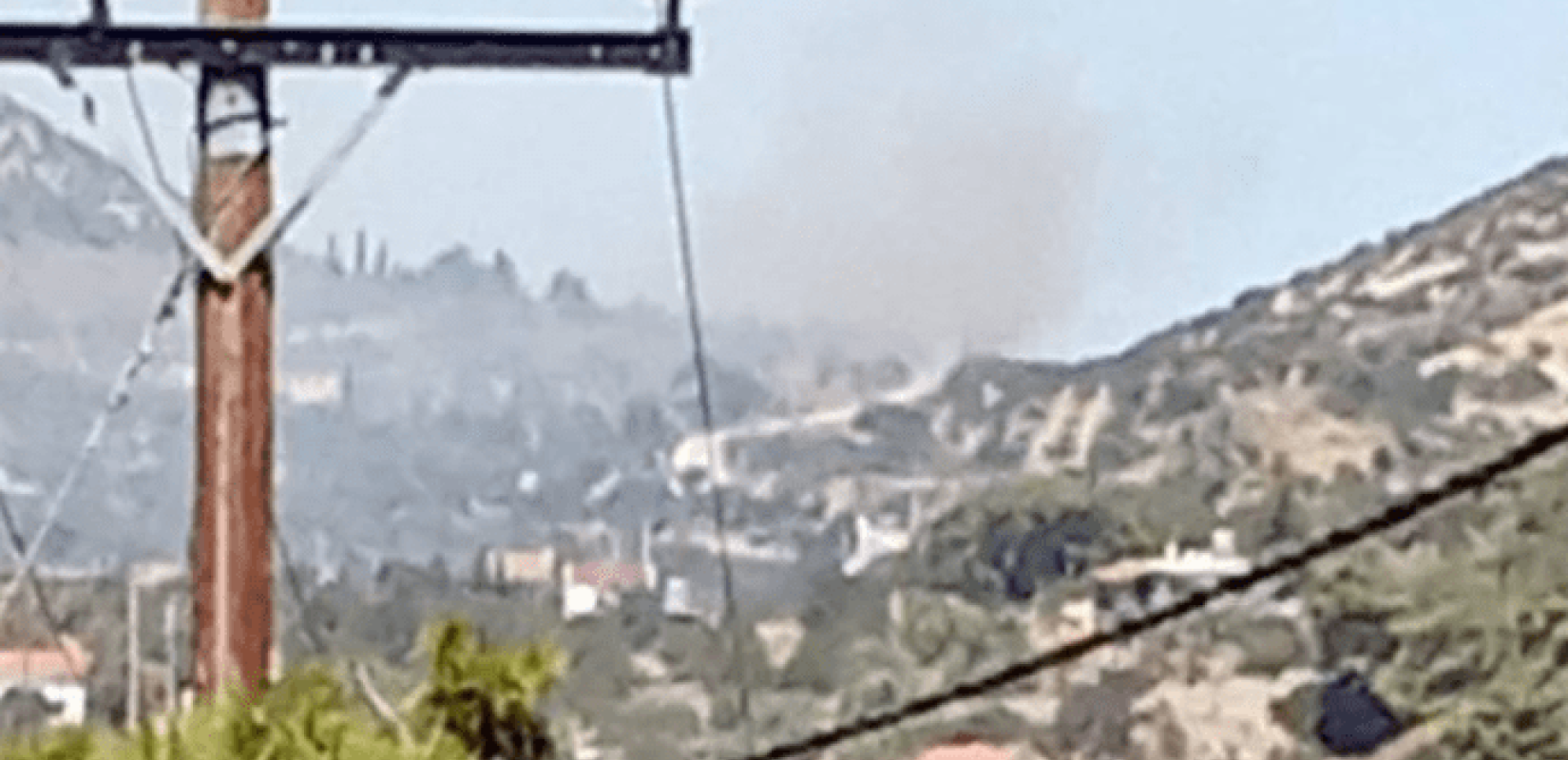 Αττική: Φωτιά τώρα στον Κουβαρά - Σηκώθηκαν οκτώ εναέρια μέσα