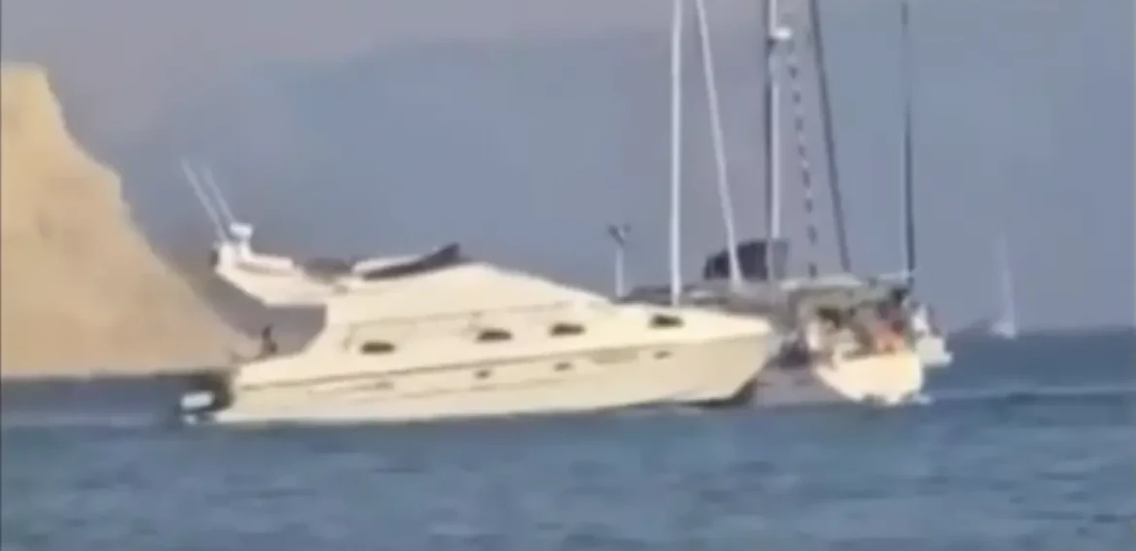 Γιοτ παρέσυρε ιστιοφόρα στην Κέρκυρα - Βίντεο από την πρόσκρουση στην Ερεικούσα