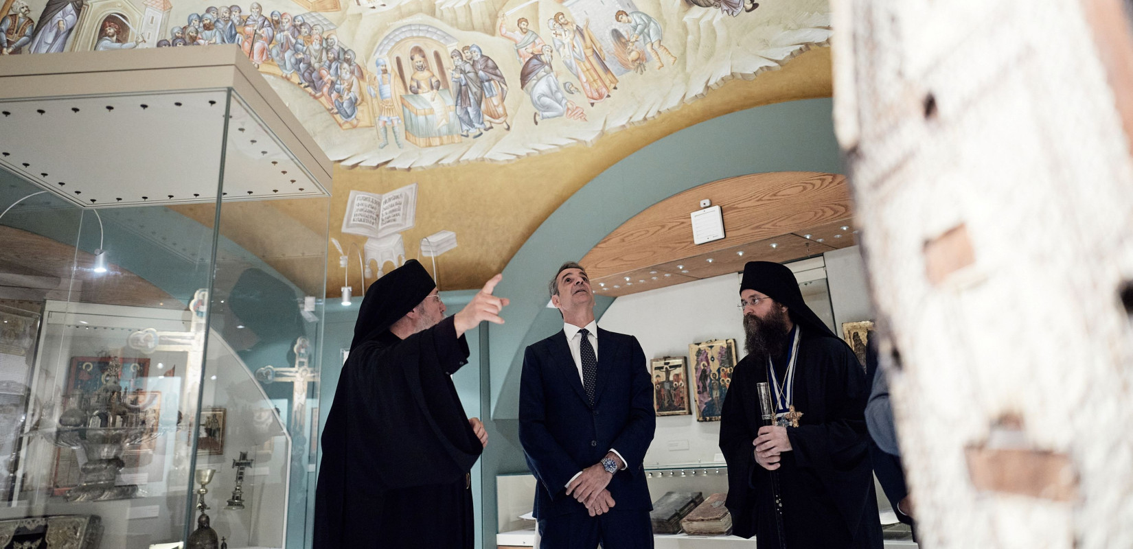Ανοιχτές οι πληγές στο Άγιο Όρος από τους σεισμούς