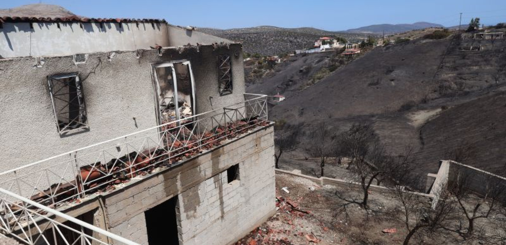 Σύσκεψη για την αποτίμηση ζημιών και αποκατάσταση μετά τις πυρκαγιές στην Ανατολική Αττική