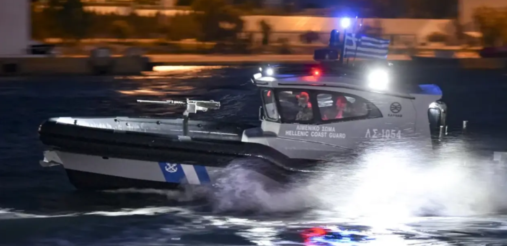 Χαλκιδική - Παλιούρι: Σώοι πάνω σε βράχια οι δύο νεαροί ψαροντουφεκάδες που αγνοούνταν