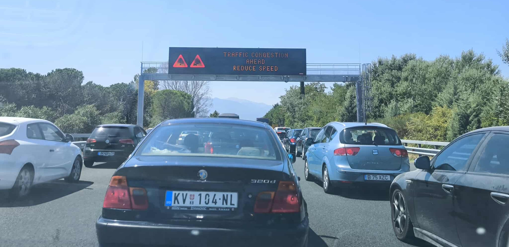 Σε πλήρη εξέλιξη η «έξοδος» των Θεσσαλονικέων: Ομαλή η κίνηση στα Μάλγαρα και προς Χαλκιδική - Μποτιλιάρισμα στο δρόμο για Πιερία - Ουρές στα σύνορα (βίντεο)