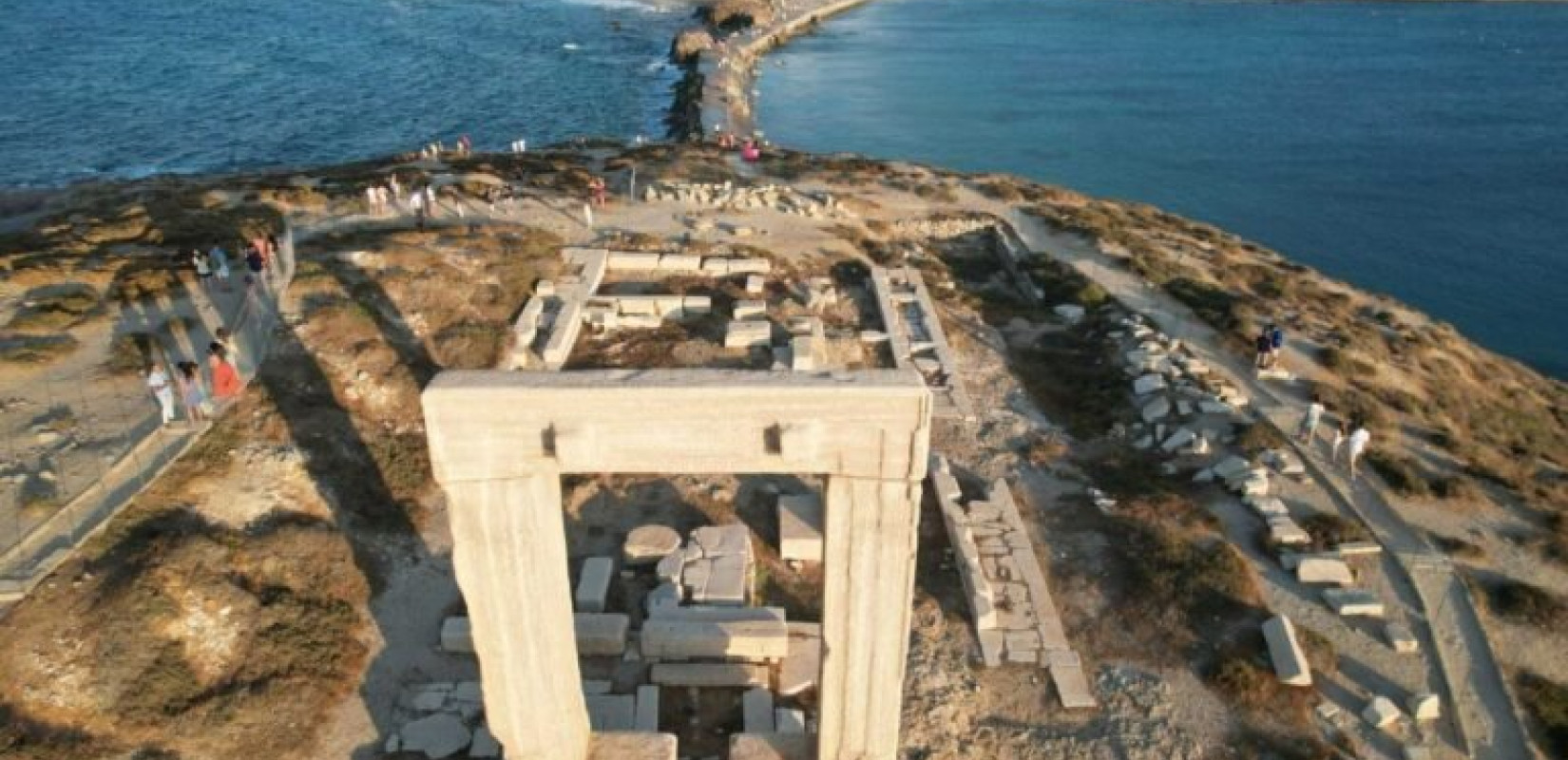 Νάξος: Μηνυτήρια αναφορά κατά επισκέπτη αρχαιολογικού χώρου που σήκωσε έκθεμα στην Πορτάρα