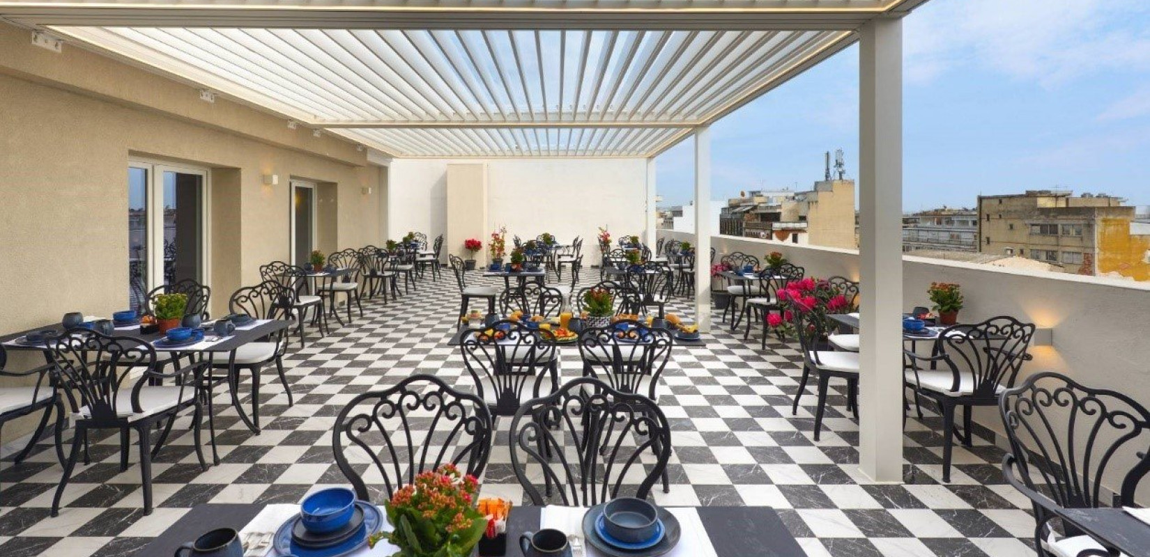 22-25 Rooftop στο The Oscar Olympic Hotel: η ταράτσα που θα σας μαγέψει φέτος το καλοκαίρι!