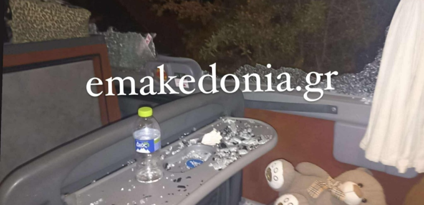 Θεσσαλονίκη: Ανήλικοι επιτέθηκαν με πέτρες σε τουριστικό λεωφορείο - Τρεις τραυματίες