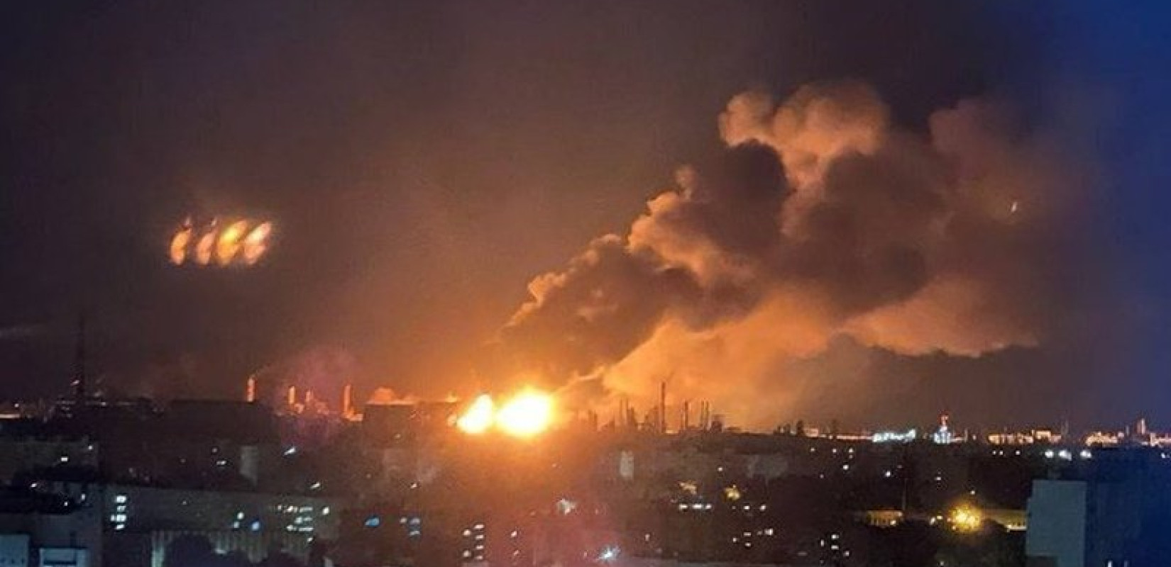 Ρωσία: Πυρκαγιά σε διυλιστήριο του Βόλγκογκραντ μετά από ουκρανική επίθεση με drones (βίντεο)