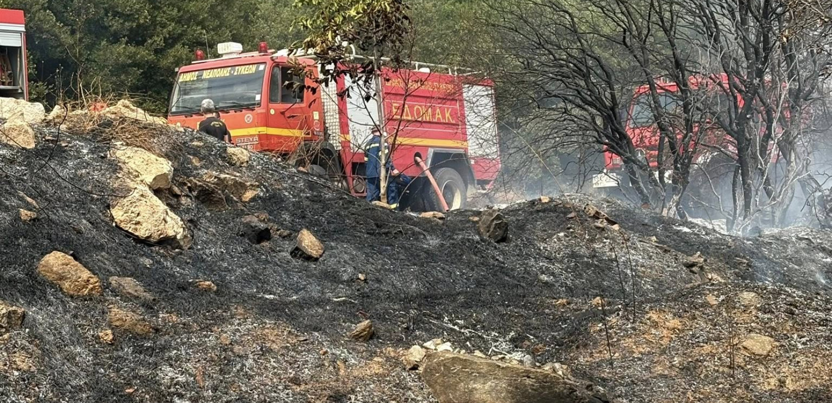 Φωτιά στην Ανατολική Μάνη - Στη μάχη 4 εναέρια μέσα