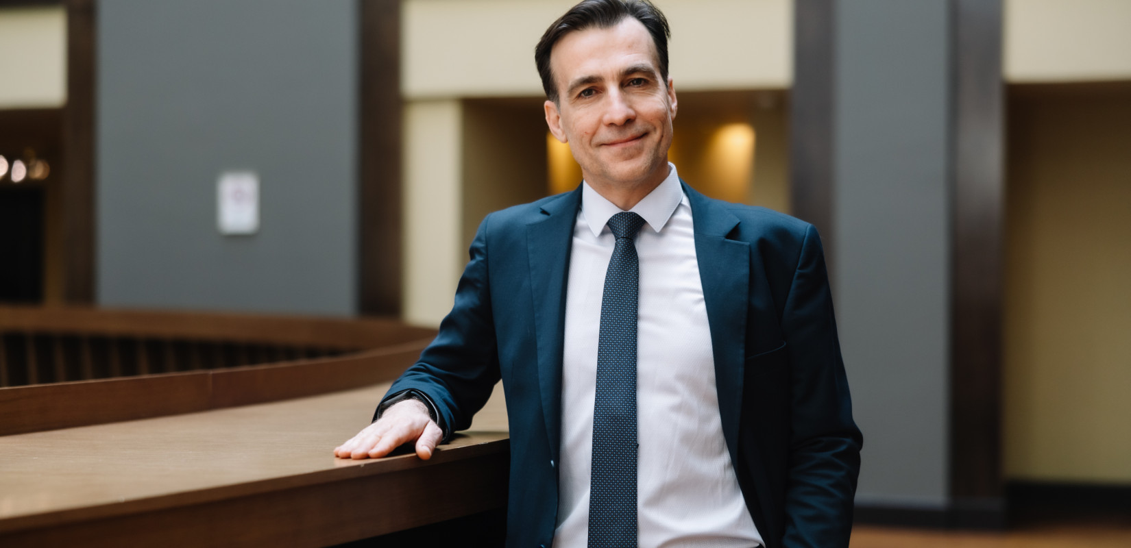 Κίνημα Δημοκρατίας: Στη Βουλή από τον Μιχάλη Χουρδάκη η καταστροφή 550 οχημάτων στο Τελωνείο Πατρών