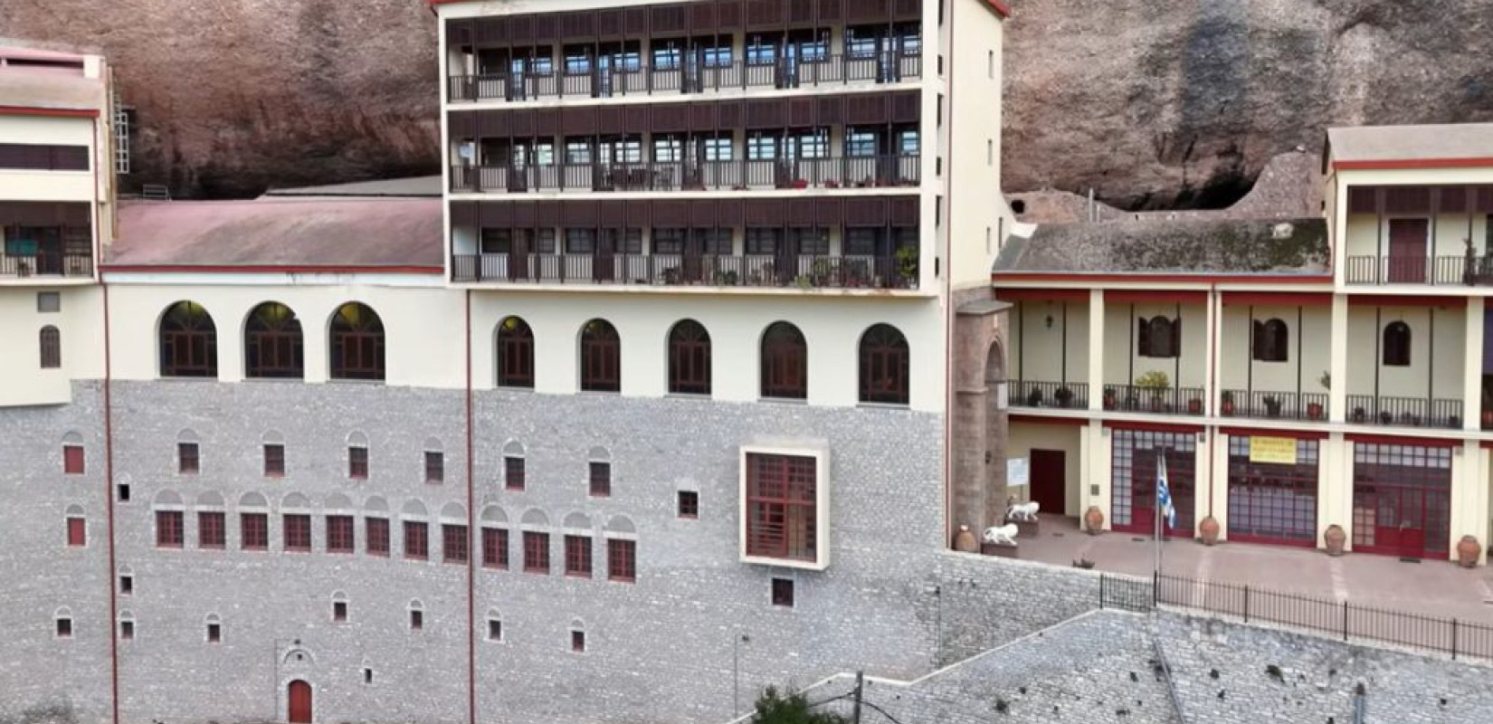 Αίγιο: Αντικαταστάθηκαν τα μέλη του ηγουμενοσυμβουλίου της ιεράς μονής του Μεγάλου Σπηλαίου