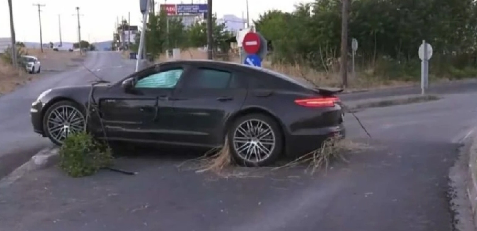 Θεσσαλονίκη - Τροχαίο με Porsche: Με τον Τρύφωνα Σαμαρά ήταν χθες η 45χρονη - «Με γύρισαν και έφυγαν» λέει ο ίδιος