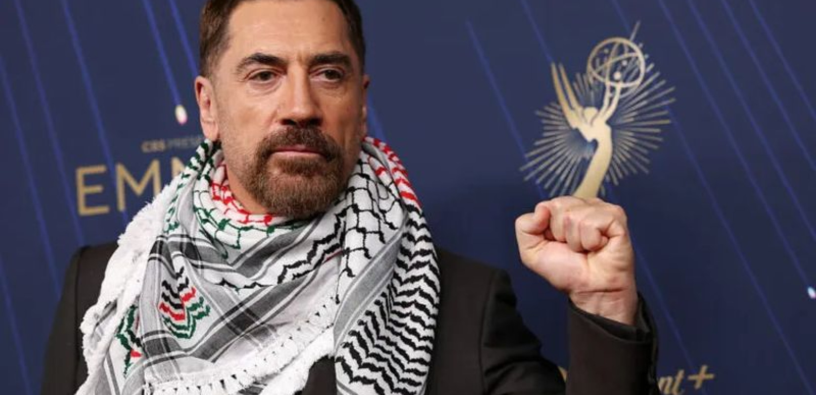 Με παλαιστινιακή κεφίγια στα Emmy ο Χαβιέ Μπαρδέμ: Καταγγέλλει «γενοκτονία» στη Γάζα και καλεί σε κυρώσεις κατά του Ισραήλ (βίντεο)