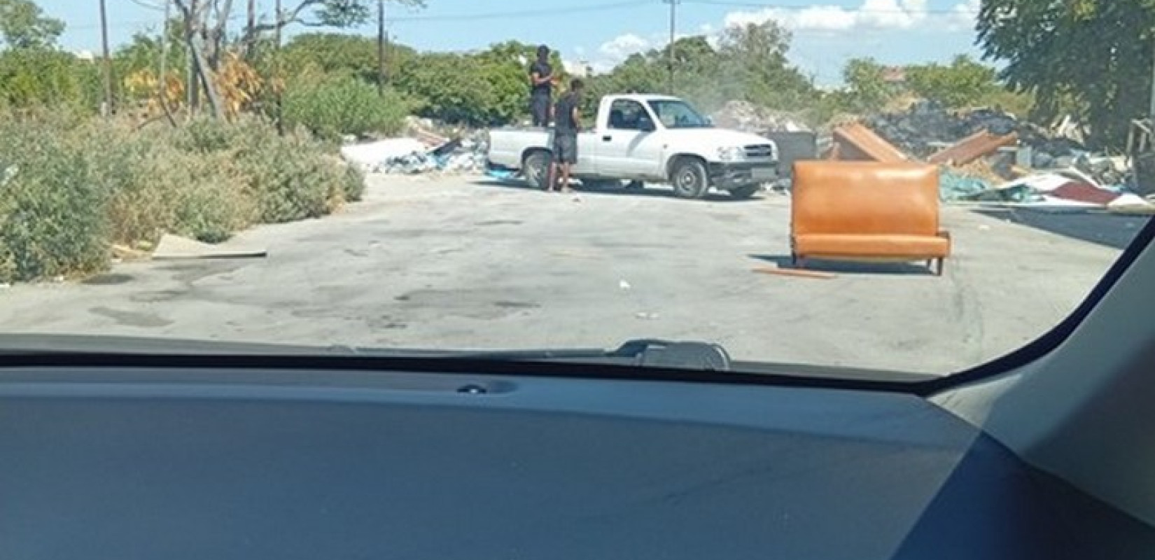 Θεσσαλονίκη: Σύλληψη τριών ατόμων που μετέτρεψαν σε χωματερή με μπάζα, υπαίθριο χώρο
