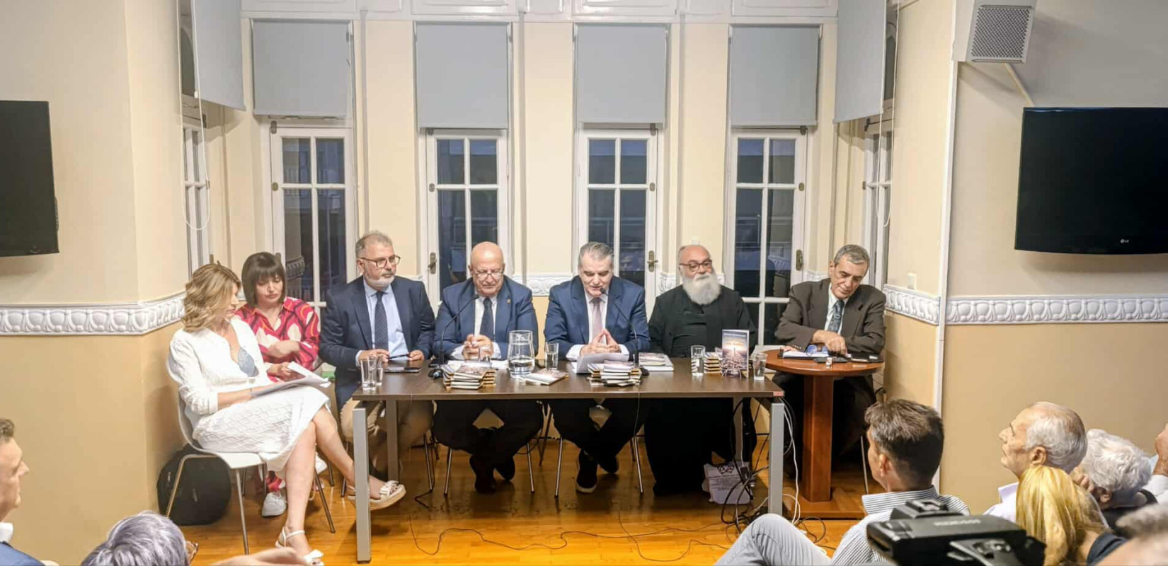 Οι «σκιές μνήμης» του Βασίλη Κοντουγουλίδη βγήκαν στο…φως - Πλήθος κόσμου στην επίσημη παρουσίαση