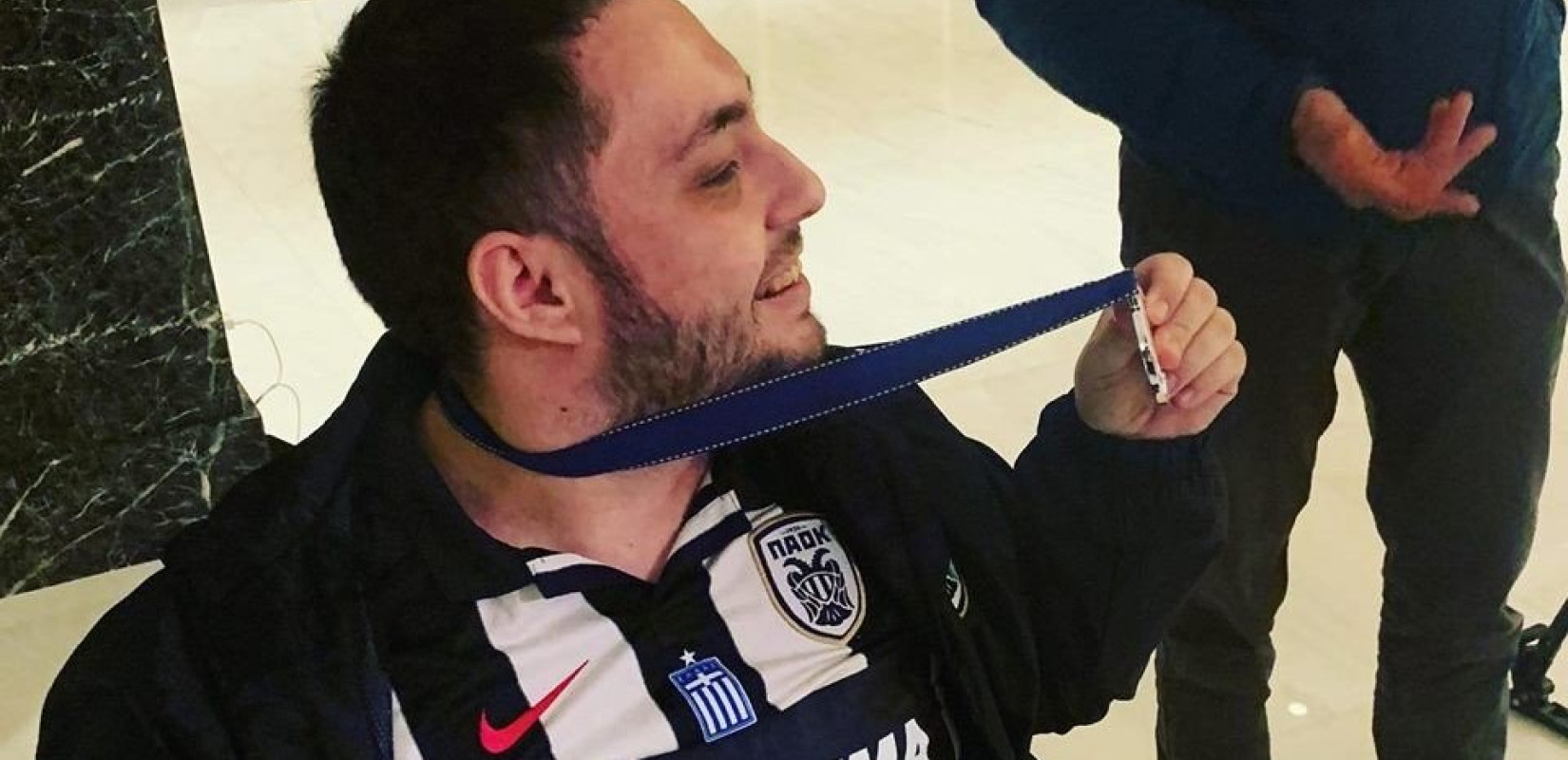 ΠΑΟΚ: Ο Ανδρέας Κατσαρός κοιμήθηκε παρέα με το μετάλλιο του πρωταθλητή
