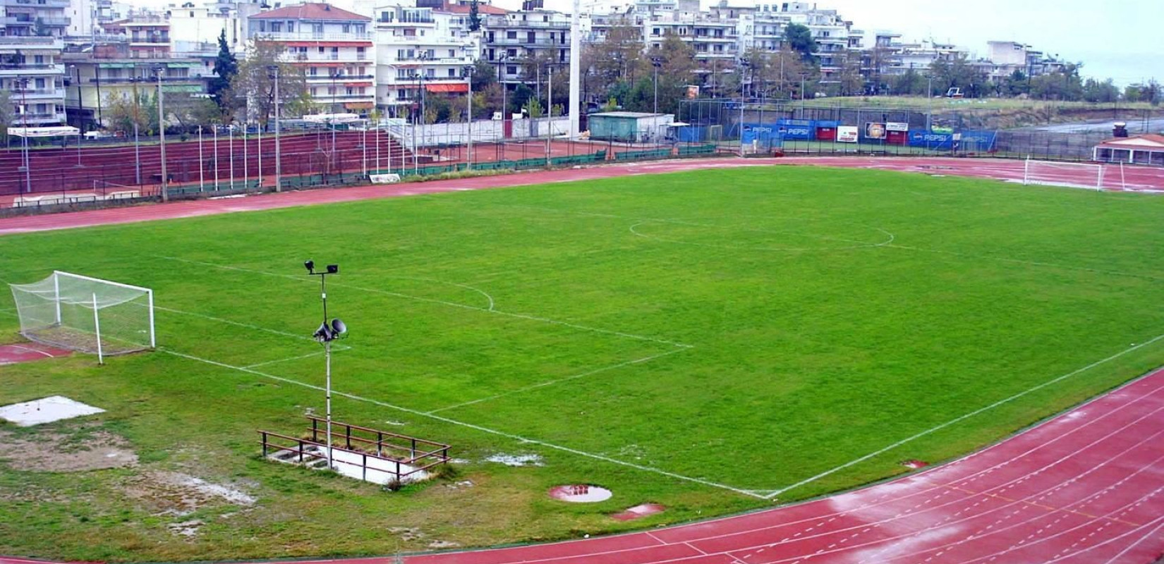 Τραγωδία στην Καλαμαριά - Νεκρός ο φίλαθλος που έπεσε στο κενό μετά από διαπληκτισμό