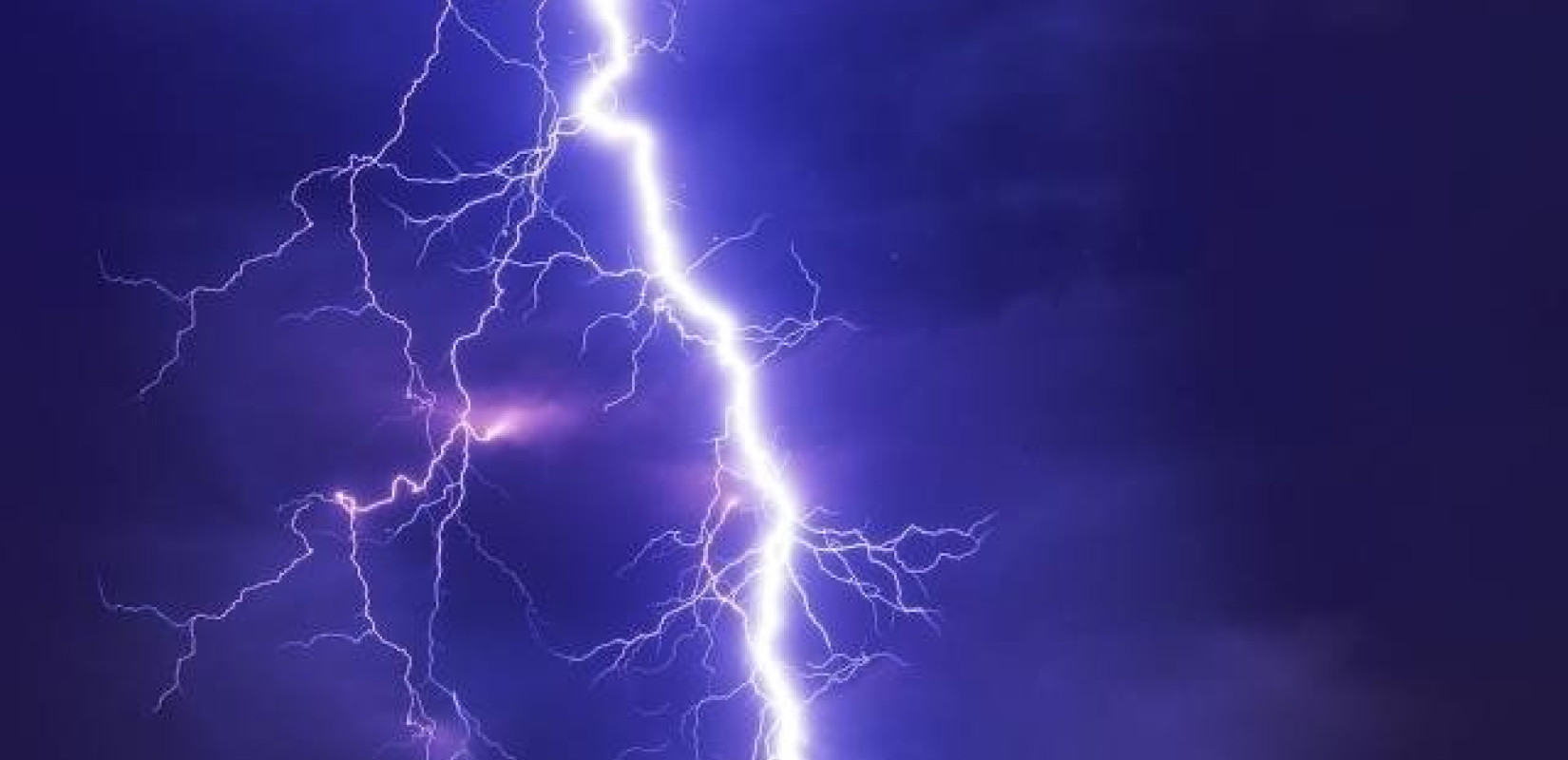 Παγκόσμιος Μετεωρολογικός Οργανισμός: Αστραπή 829 χιλιομέτρων, η μεγαλύτερη που έχει καταγραφεί ποτέ