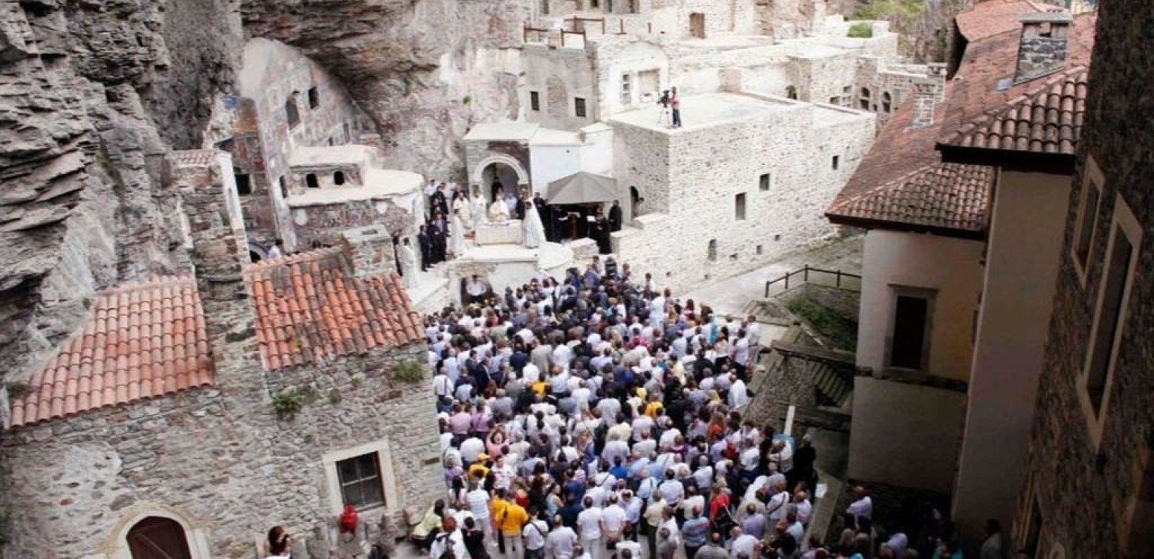 Ιστορική ημέρα η αυριανή για την Εκκλησία - Τελείται Θεία Λειτουργία στην Παναγία Σουμελά στην Τραπεζούντα