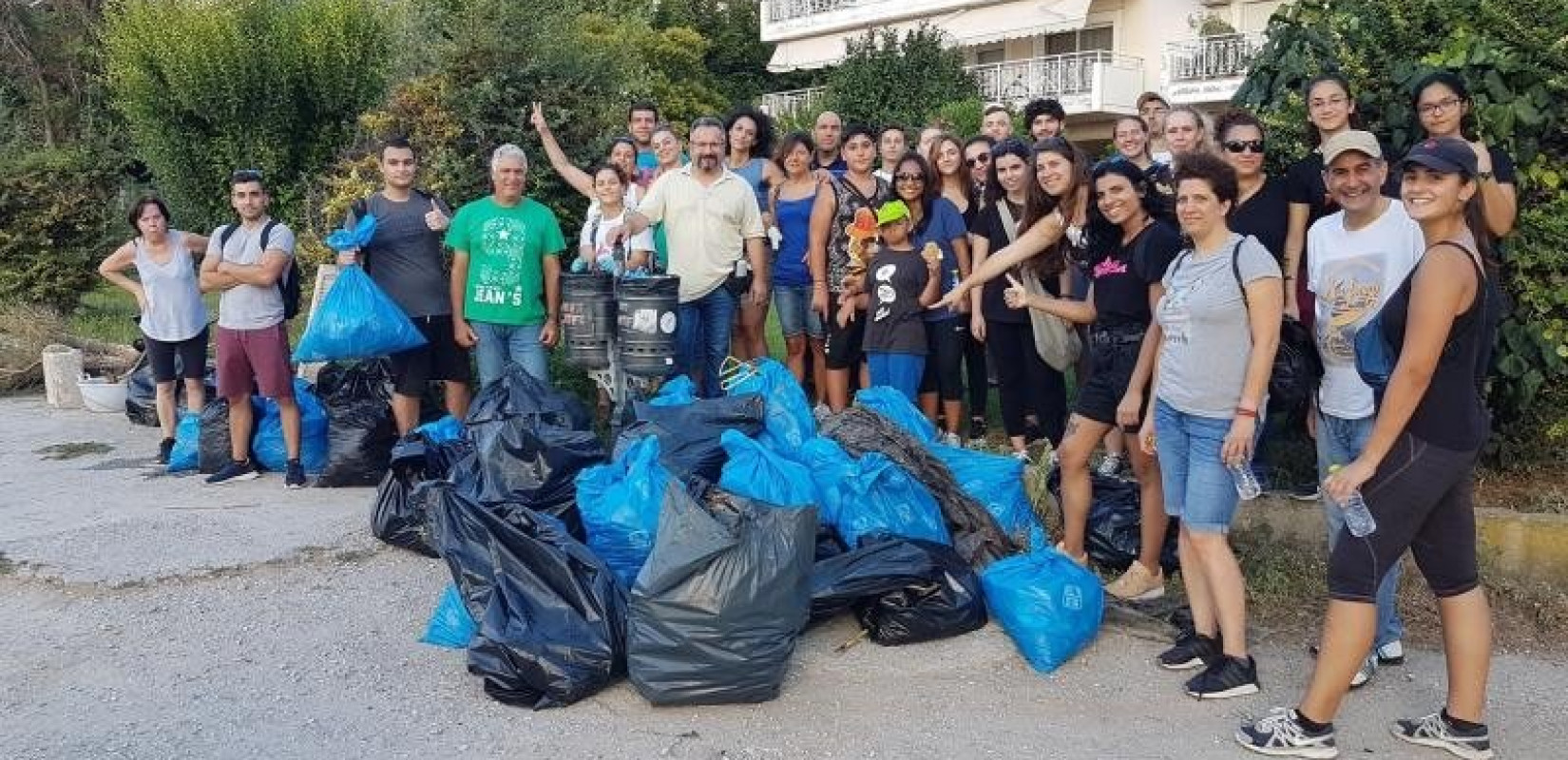 Θεσσαλονίκη: Έκαναν "λαμπίκο" την ακτή Σοφούλη