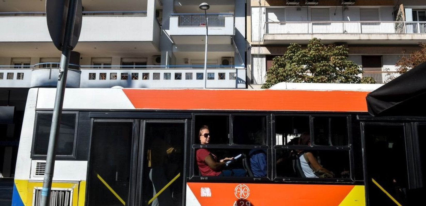 Θεσσαλονίκη: Φθορές σε αστικά λεωφορεία κατήγγειλαν οδηγοί του ΟΑΣΘ