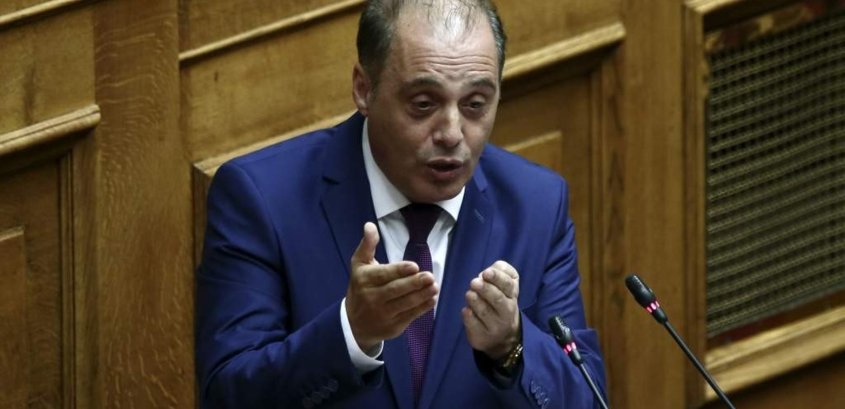 Ελληνική Λύση: Aνω κάτω από σενάρια αποστασίας και τον Βελόπουλο να στέλνει σε άλλες περιφέρειες 3 βουλευτές!