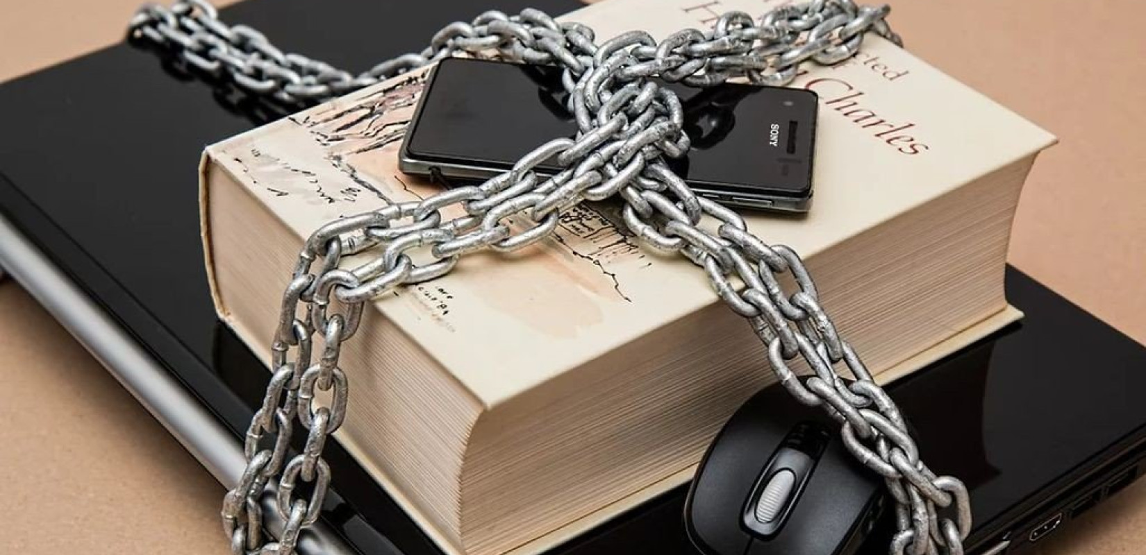 Τουρκία: Ενισχύει προεκλογικά το «οπλοστάσιο» της κατά του Τύπου